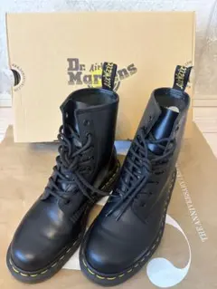Dr.Martens ドクターマーチン 1460 8 ホールブーツ　UK4
