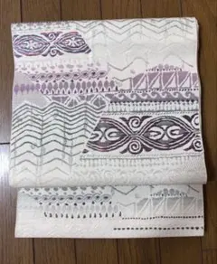 【美品】八寸名古屋帯 六通柄 幾何学・織り出し模様 オフホワイト系のサムネイル