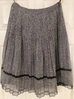 新品同様の品　ブリジットBRIGITTE きれいめシフォンフレアスカート　9号