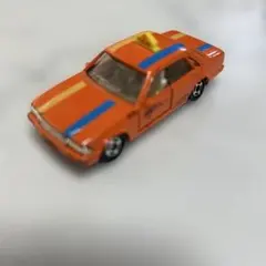 トミカ　日産　セドリック　4 DOOR H.T No.13 タクシー中国製