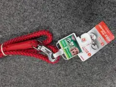 赤いナイロン犬用リード