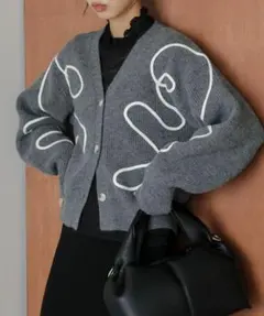 AMELY グレー ニットカーディガン ホワイトライン