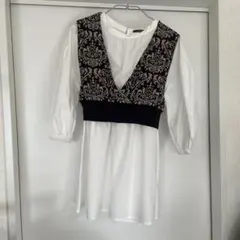 Uネック長袖トップスとベスト