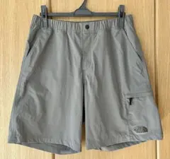 最終お値下げ　THE NORTH FACE グレー ショートパンツ　メンズ着用
