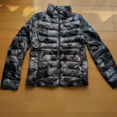 新品　迷彩ユニクロウルトラライトダウン　М