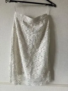 ユニクロ　レーススカート　ホワイト　Sサイズ