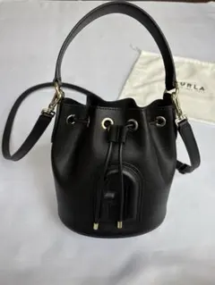 【美品】FURLA フルラ クリオミニ　ブラック　ショルダーバッグのサムネイル