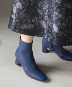 RANDA くびれヒールスクエアショートブーツ