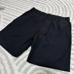 【UNIQLO】ユニクロ Lサイズ ブラック ハーフパンツ メンズのサムネイル