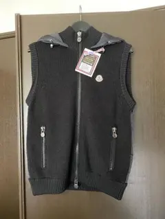 【美品】MONCLER ブラックニットベスト フード付き