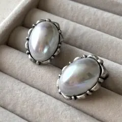 マベパール風 イヤリング オーバル型 シルバーカラー ヴィンテージ