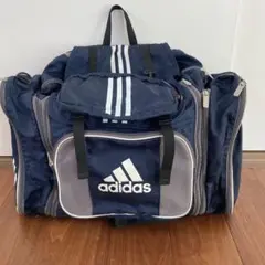 【大場値下げ】adidas ネイビー 大容量リュック　林間学校　修学旅行