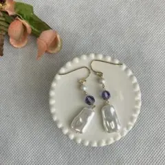 ハンドメイド パールホワイトと紫のピアス