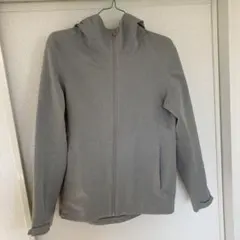 ユニクロ　UNIQLO  ウインドプルーフ　ブロックテックパーカー　グレー