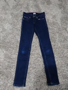 【TOMMY HILFIGER】デニム　ジーンズ　ローライズ