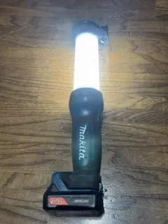 マキタ ML104 充電式LEDワークライト 10.8V キャンプDIYのサムネイル