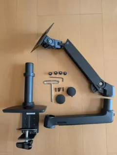 ERGOUNION(エルゴユニオン)RLAX E666 トリプルモニターアーム - メルカリ