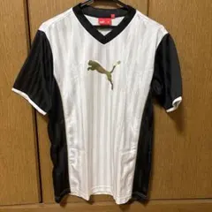 PUMAプーマ　Tシャツ　サイズM