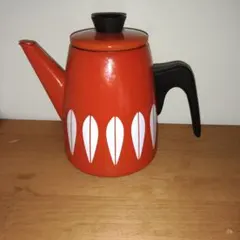 オレンジ色のやかんのサムネイル