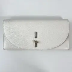 FURLA ホワイトレザー　長財布 金具式留め具 財布
