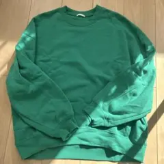 グリーン クルーネック トレーナー