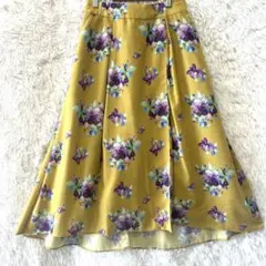 近年モデル・完売品✨Sov. オリジナルフラワー柄バックサテンスカート