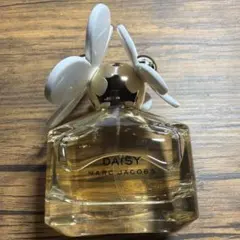 MARC JACOBS DAISY オードトワレ 香水 50mlのサムネイル