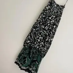 ザラ　プリーツワンピース　xs