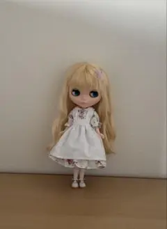ブライスアウトフィット　ワンピース　エプロンドレスのサムネイル