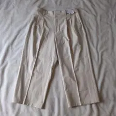 新品タグ付きUNIQLO定価約4000円タックワイドパンツ XXL クリーム