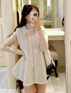 美品 GRL グレイル ノースリーブス ファー ふかふか 厚手 ホワイト F