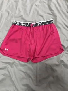 Under Armour ピンク ショートパンツ