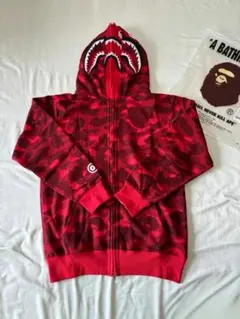 A BATHING APE レッドカモ シャークパーカー