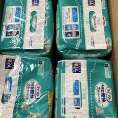 ライフリー うす型軽快パンツ Sサイズ 24枚入 4袋のサムネイル