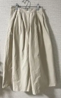 GU タフタフレアミディスカート Mサイズ　ホワイト