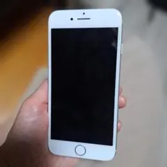 Apple iPhone 7 シルバー 本体 A1779