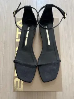 【BRENTA】別注ストラップフラットサンダル ブラック 37.5のサムネイル