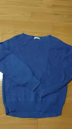 ブルー　ニット・セーター