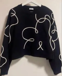 ローリーズファーム／エンブロイダリーウラケプルオーバー／ブラック／ショート丈