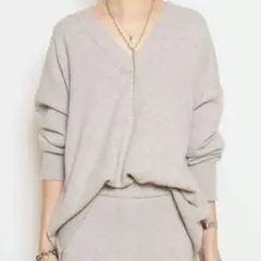 【美品】ミューズ ドゥ ドゥーズィエム クラス OLBIA Vネックプルオーバー