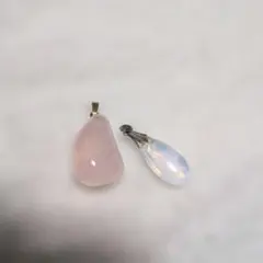 ネックレストップ2点セット、刻印なし。