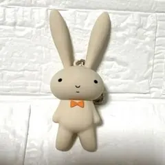 クレヨンしんちゃん　ネネちゃんのうさぎキーチェーン付きフィギュア