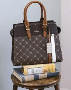 【匿名】＆chouette 型押しモノグラム スポーティーラインハンドバッグ