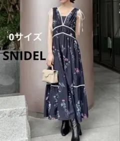 snidel フラワードロストディティールワンピース