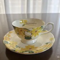 ハローキティ 花柄カップ＆ソーサーセット