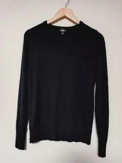ユニクロ　メリノクルーネックセーター　ブラック