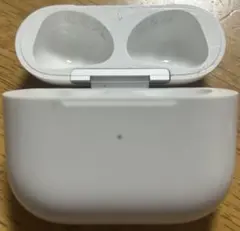 AirPods3 本体とイヤホン左のみ