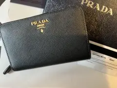 美品PRADA ブラック 二つ折り財布