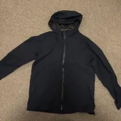 ユニクロ　ブロックテックパーカー