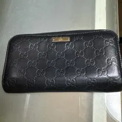 Gucci ブラックレザー 長財布 GGパターン